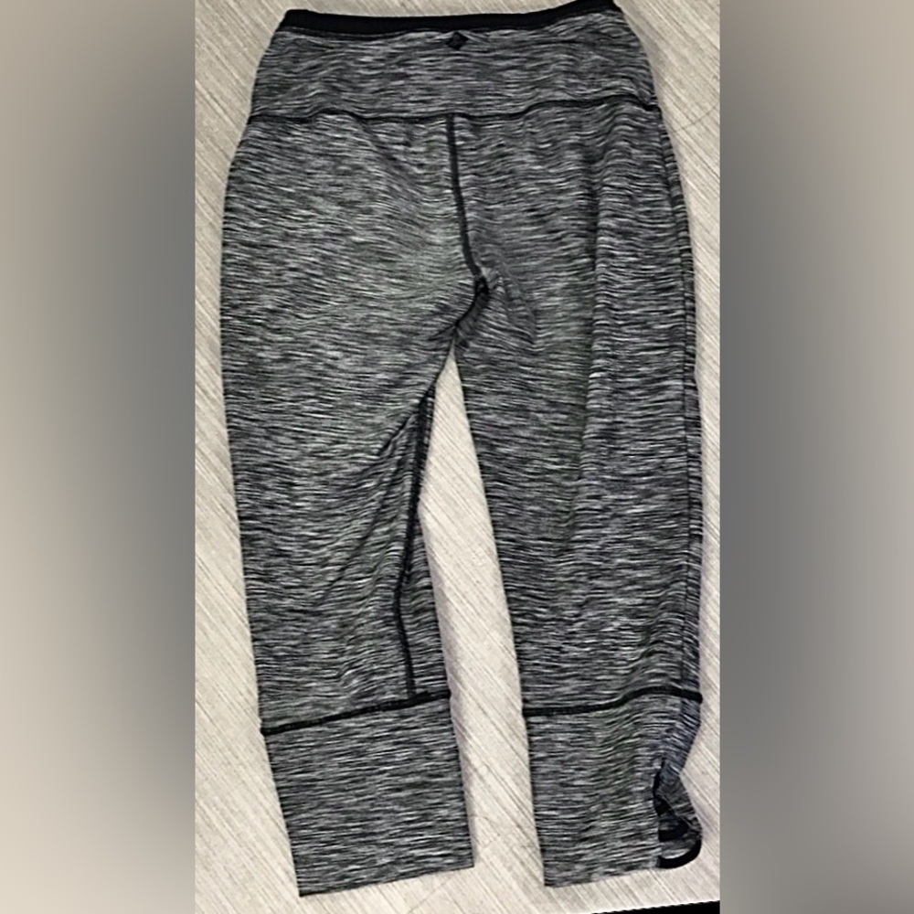 Prana Space Dye Capri - Crop Length Leggings in Grey and Black Color Size